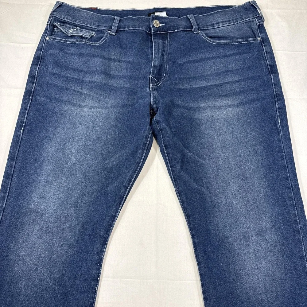 jEANS sTRAIGHT True Religion ricky fLAP  mens 40x31  mEDIUM wASH wHISKERING